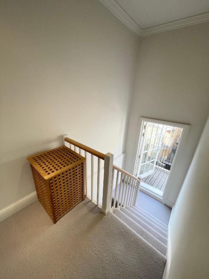 Victoria Maisonette Apartment Londra Exterior foto